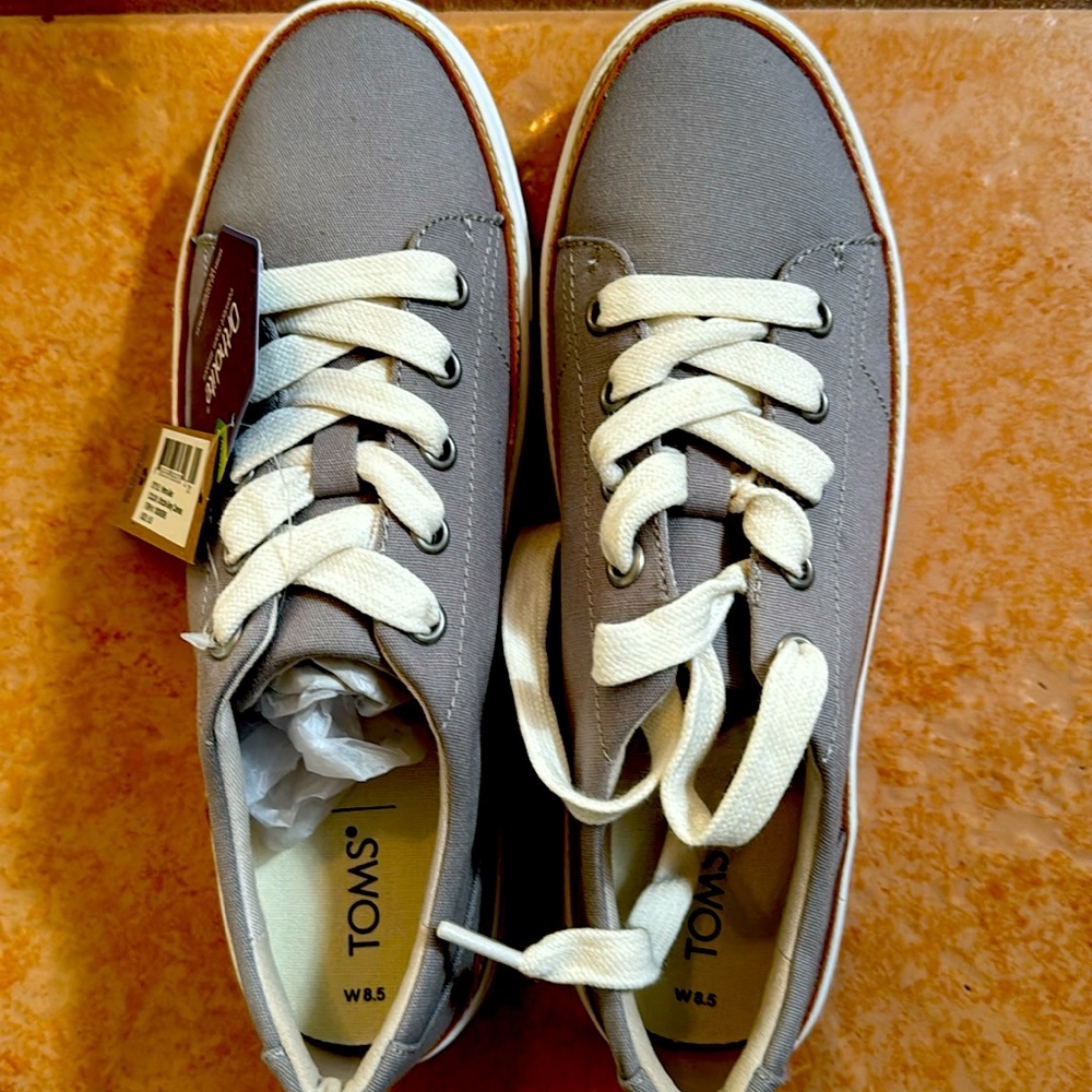 Tom's Sneakers